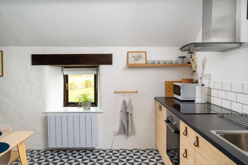 Porthcurno Barns, The Cart Lodge - Cosy Cottage, Walk To Porthcurno Beach, Pedn Vouder & Minack Theatre Penzance Eksteriør bilde