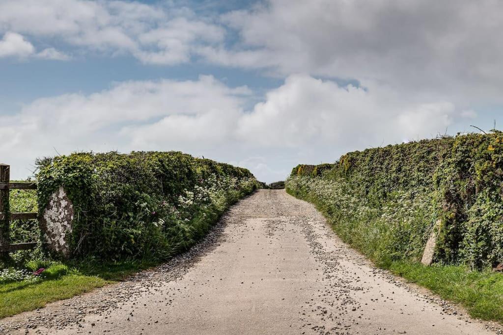 Porthcurno Barns, The Cart Lodge - Cosy Cottage, Walk To Porthcurno Beach, Pedn Vouder & Minack Theatre Penzance Eksteriør bilde